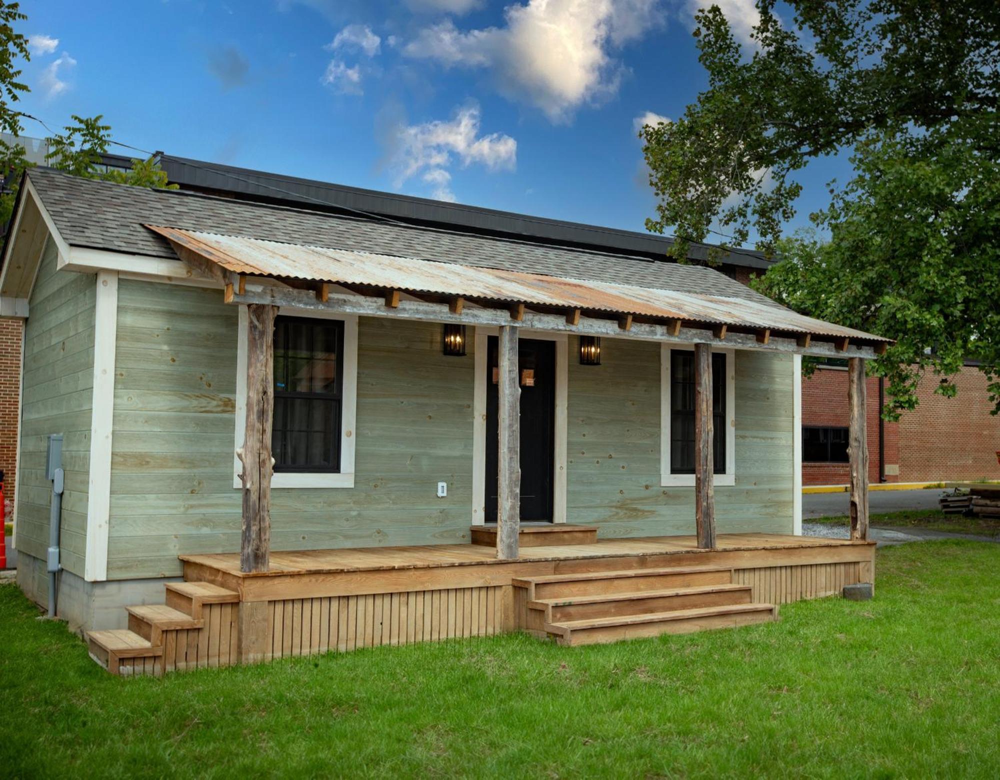 Barnwood Village White Sulphur Springs Exterior photo