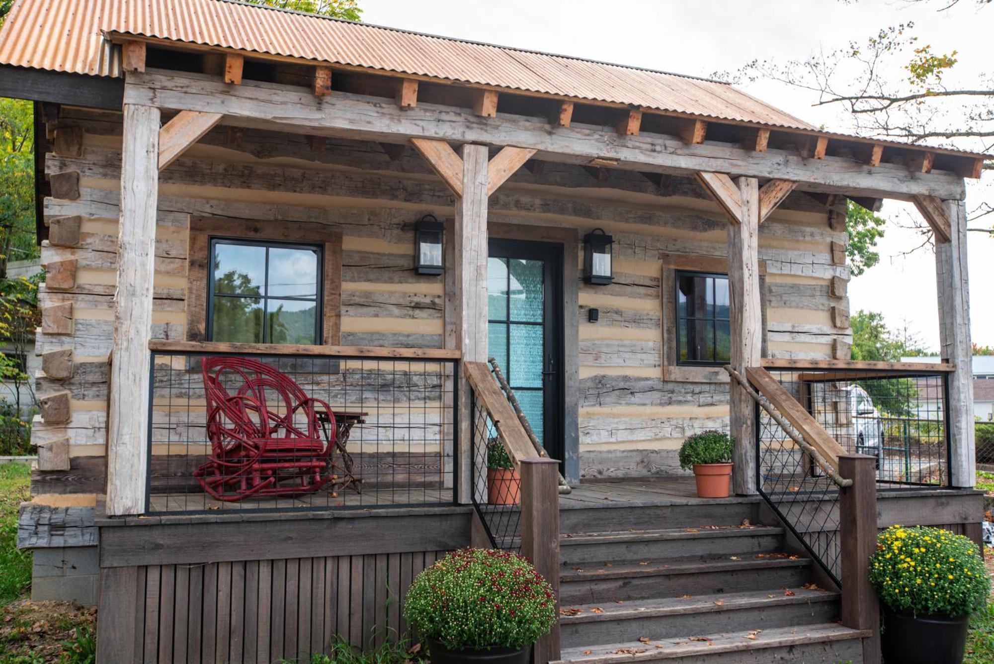 Barnwood Village White Sulphur Springs Exterior photo